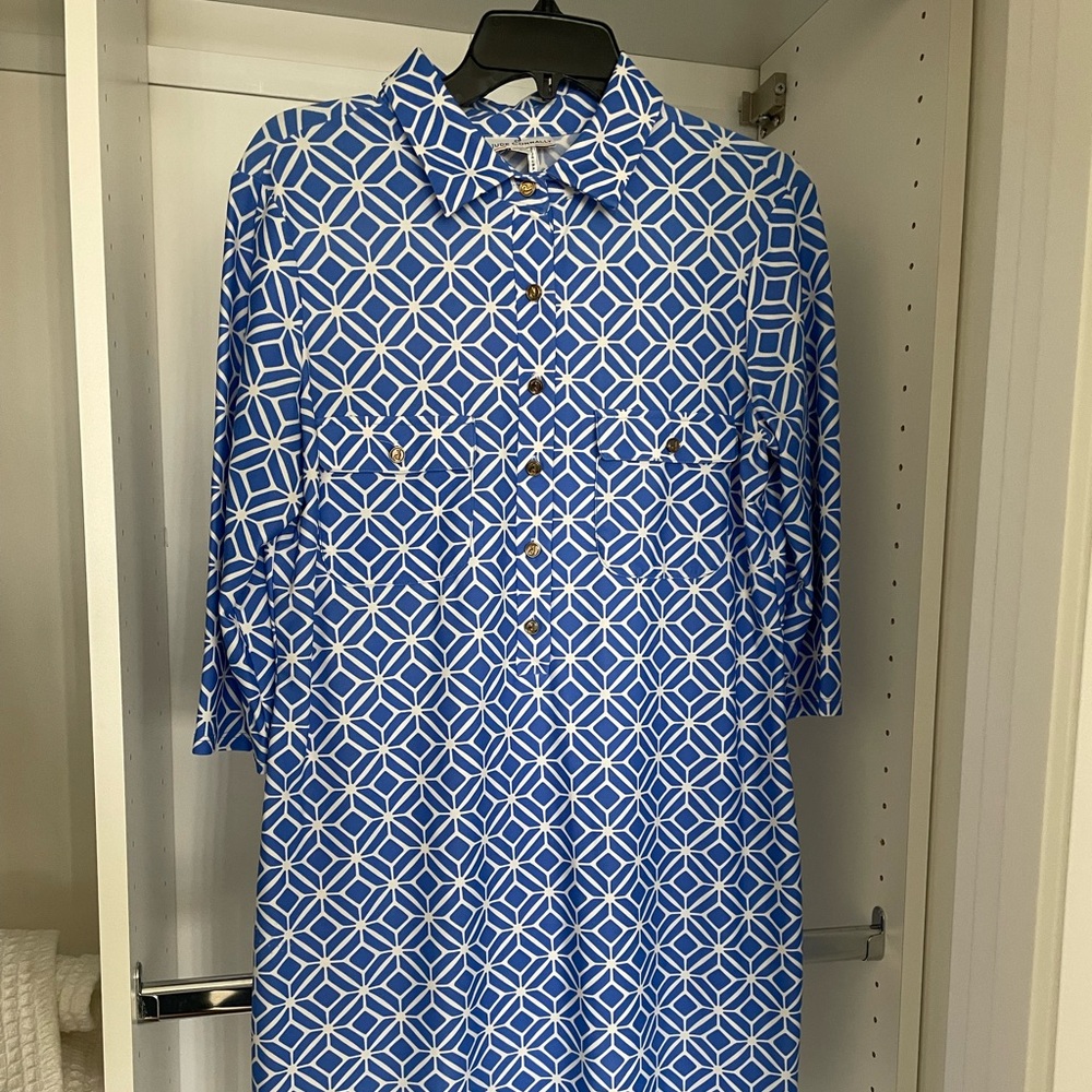 Jude Connally Sloane Shirtdress
Size M
3/4 sleeves
Blue & white lattice pattern